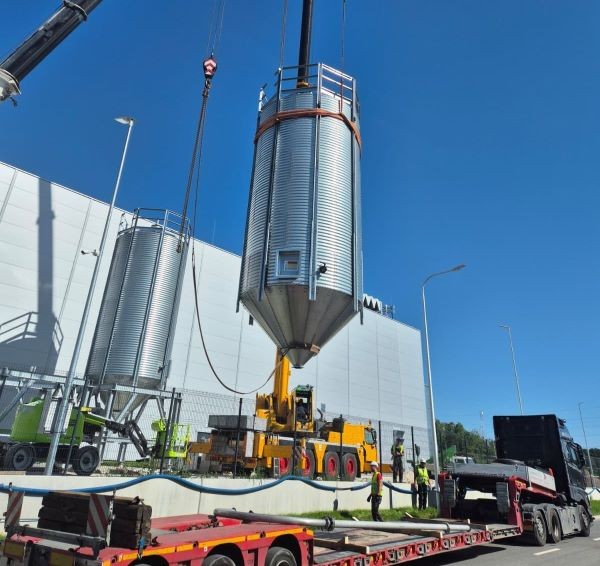 WhatsApp Image 2025-08-25 at 08.43.56 (1).jpg